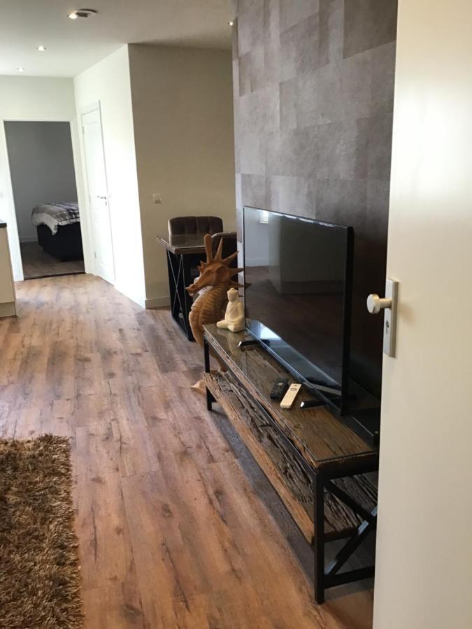 Chic Appartement In Sas Van Gent Exterior foto